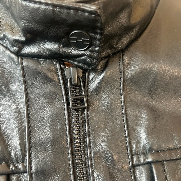 Danier S women’s jacket/vest beautiful condition Cotton/spandex sleeves - Picture 6 of 12